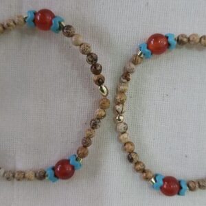 Pulseira com pedras sintéticas