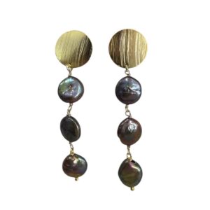 Brinco de pérolas negra