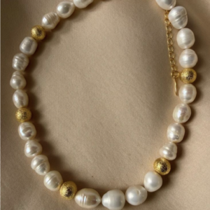 Colar de pérolas  cultivadas.